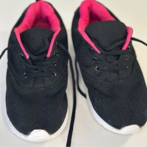 Action flex size 10, black and hot pink tennis shoes